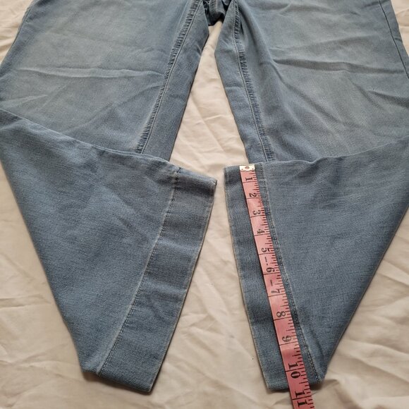 Susan Graver Regular Relaxed Straight Leg Denim Wide Cuff Pockets Light Wash 24W - Picture 11 of 12